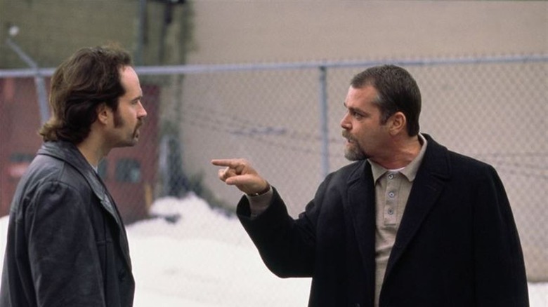 Jason Patric and Ray Liotta argue in "Narc" 